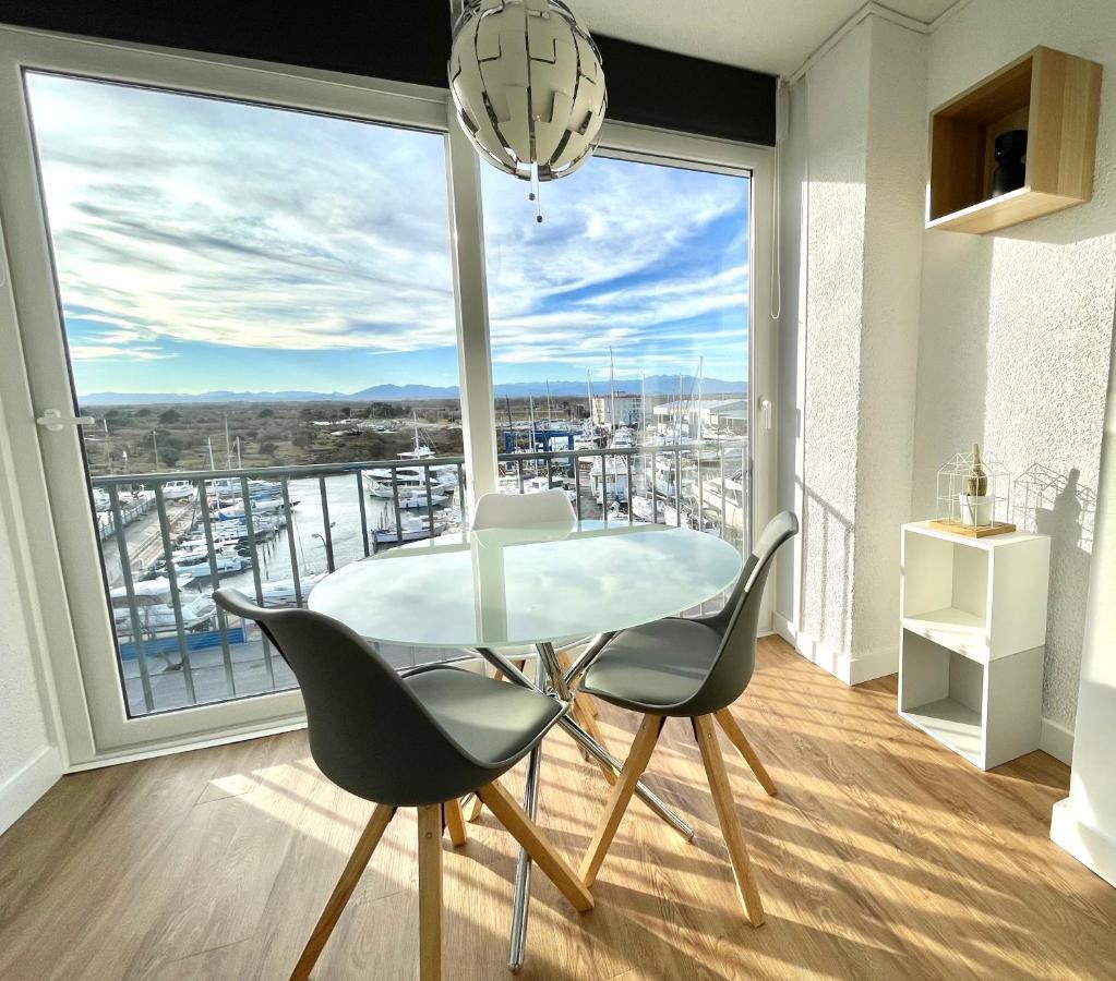 רוזס Holidays Penthouse Vues Panoramiques Sur Le Port Naval,Un Sejour Elegant Assure " Wifi Parquing Gratuit מראה חיצוני תמונה