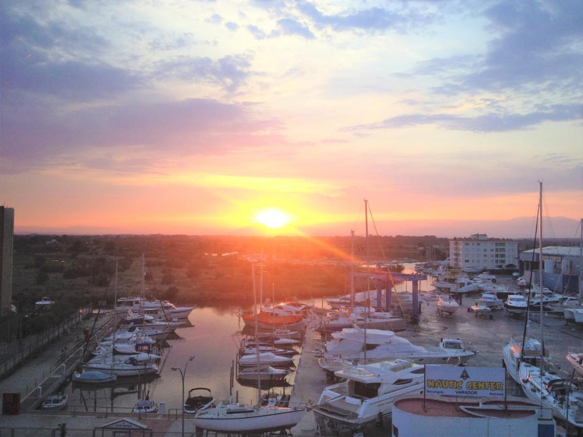רוזס Holidays Penthouse Vues Panoramiques Sur Le Port Naval,Un Sejour Elegant Assure " Wifi Parquing Gratuit מראה חיצוני תמונה