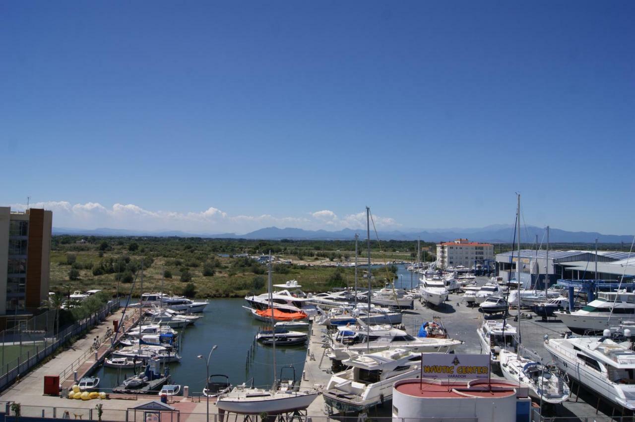 רוזס Holidays Penthouse Vues Panoramiques Sur Le Port Naval,Un Sejour Elegant Assure " Wifi Parquing Gratuit מראה חיצוני תמונה