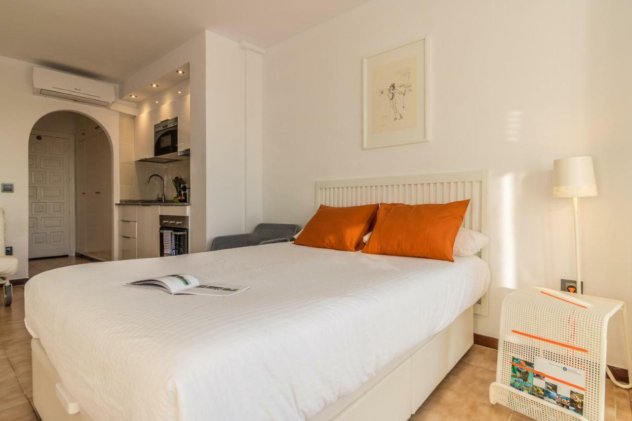 רוזס Holidays Penthouse Vues Panoramiques Sur Le Port Naval,Un Sejour Elegant Assure " Wifi Parquing Gratuit מראה חיצוני תמונה