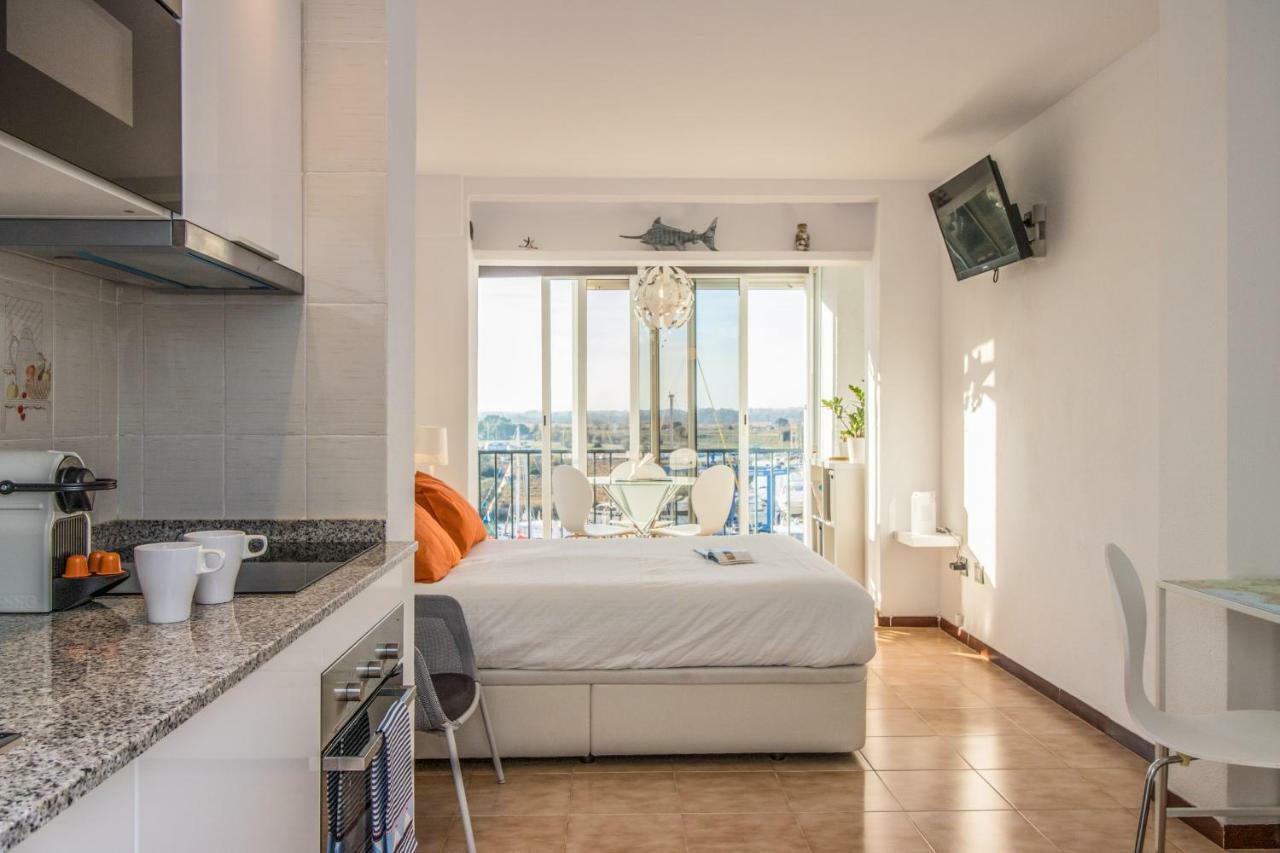 רוזס Holidays Penthouse Vues Panoramiques Sur Le Port Naval,Un Sejour Elegant Assure " Wifi Parquing Gratuit מראה חיצוני תמונה